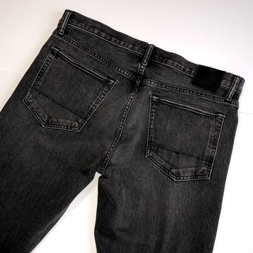 SOLD ๐ฆ TOM FORD
Slim-Fit Selvedge Jeans - Picture 7 of 16